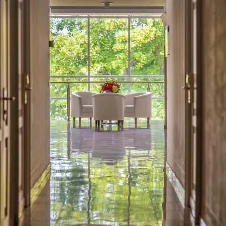 ホテル La Contessa Castle 4*