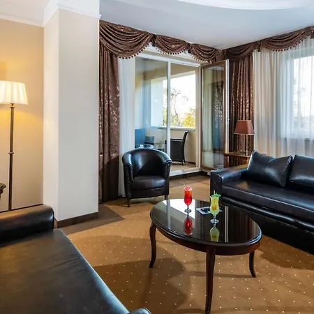 La Contessa Castle Szilvásvárad