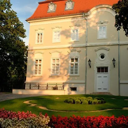 La Contessa Castle Szilvásvárad