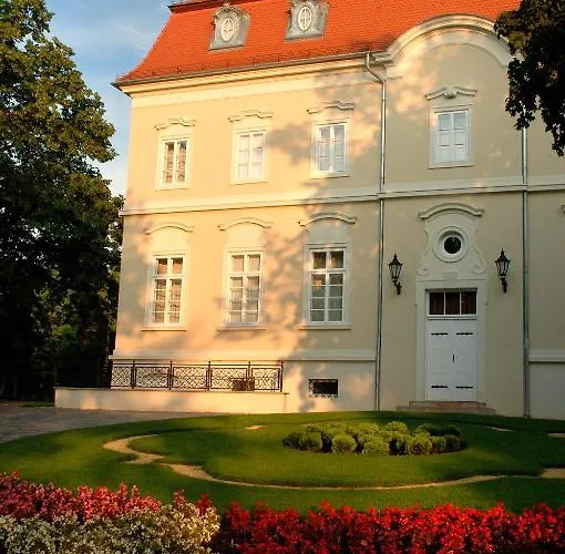La Contessa Castle Szilvásvárad