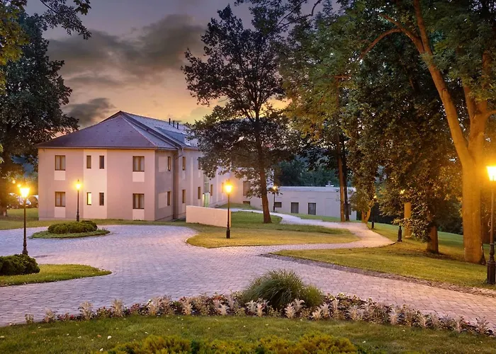 拉康特萨城堡酒店 4* Szilvásvárad
